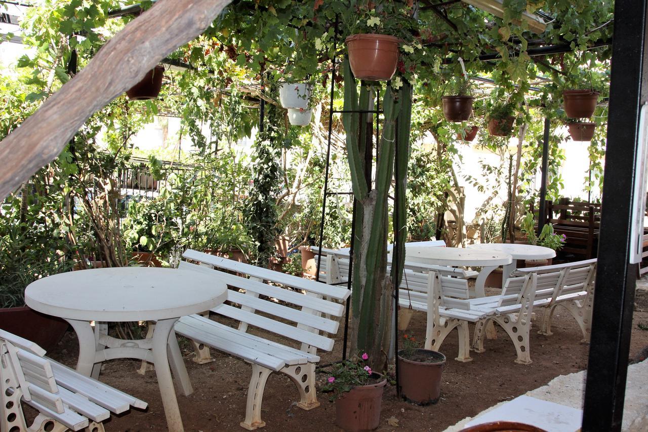 Kasgar Court Hotel Agia Varvara Luaran gambar