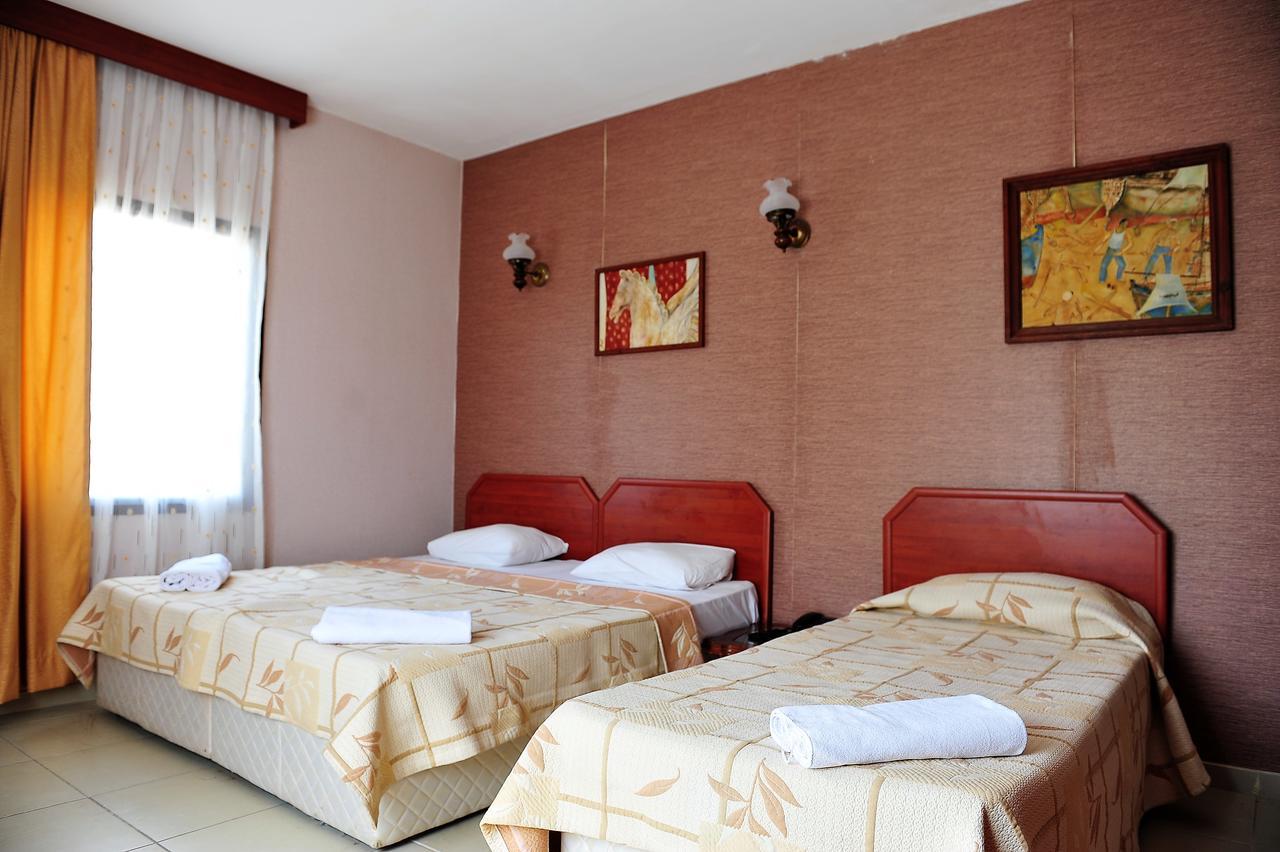 Kasgar Court Hotel Agia Varvara Luaran gambar